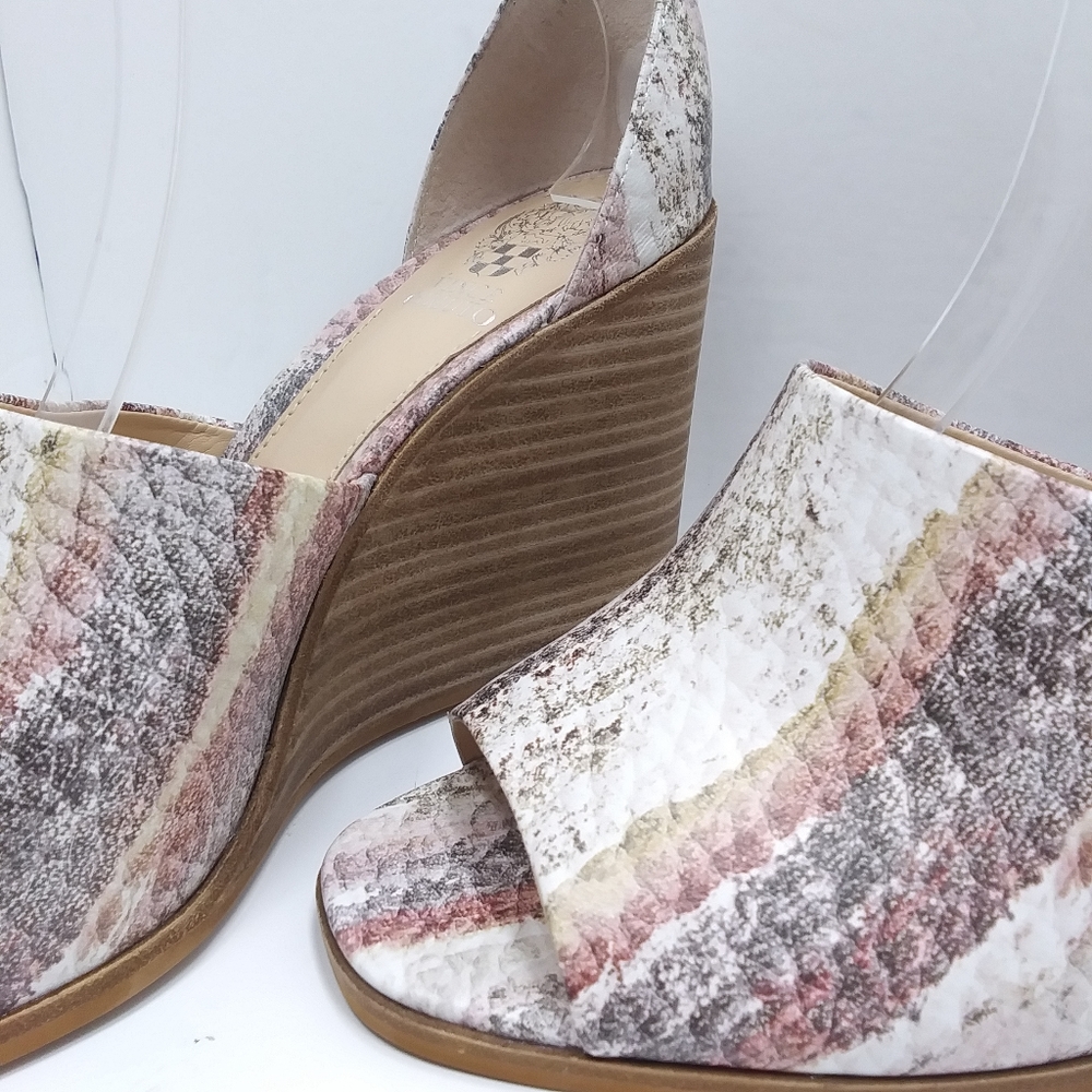 VINCE CAMUTO Deedriana Printed Leather Wooden Wedge Sandals NWOT - Picture 13 of 14
